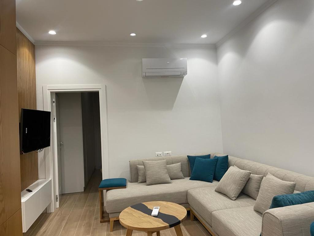 City Center Apartment Kafe Flora Tirana Extérieur photo